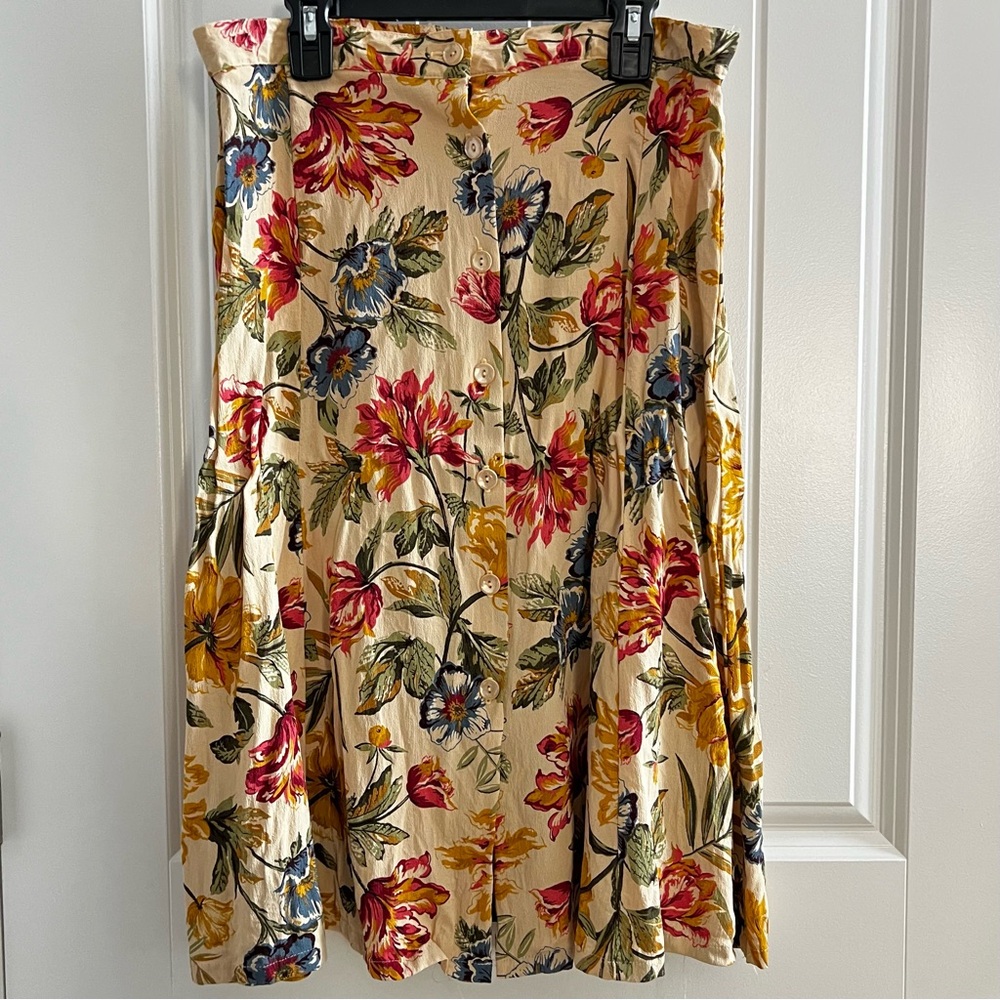 Casual Corner button floral skirt